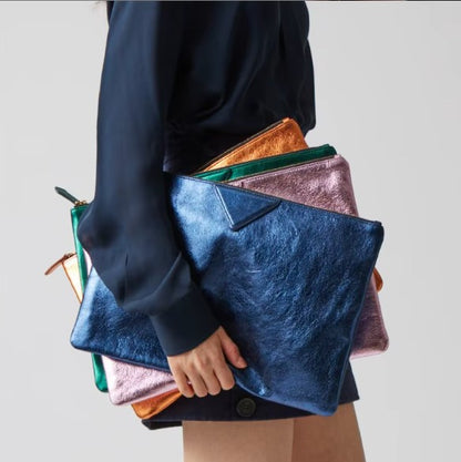 The Chaos in Bloom Clutch